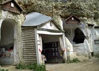 Бакотский Михайловский пещерный монастырь